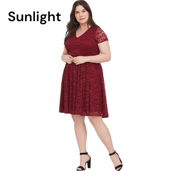 Torrid Plus Size Womens SZ 10  Red Lace Short Sleeve Dress With Keyhole Back - Picture 1 of 10